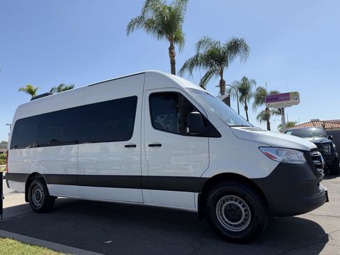 Used 2022 Mercedes-Benz Sprinter 2500 image 6