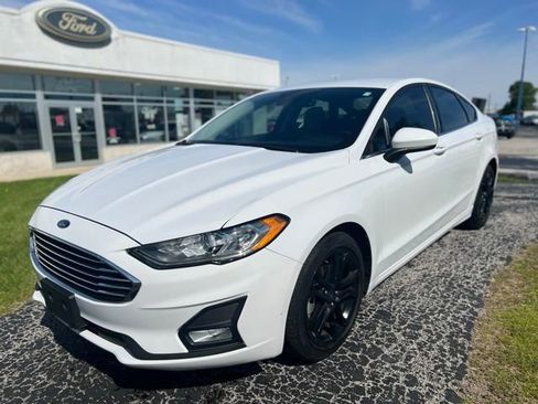 Used 2020 Ford Fusion SE w/ Equipment Group 151A FWD image 4