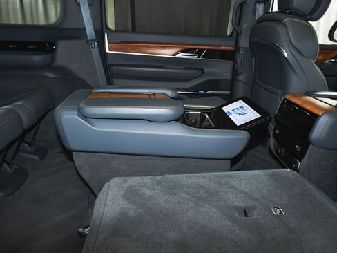 Used 2022 Jeep Grand Wagoneer Series II w/ Convenience Group III AWD/4WD image 60
