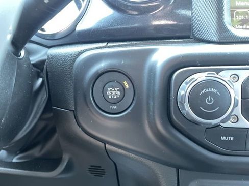 Used 2023 Jeep Wrangler Altitude image 18