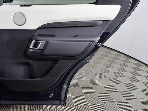 Used 2022 Land Rover Discovery HSE R-Dynamic image 27