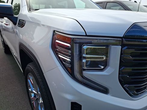 Used 2023 GMC Sierra 1500 Denali Ultimate AWD/4WD image 9