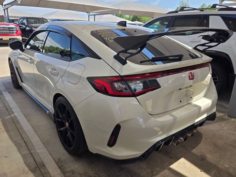 Used 2024 Honda Civic Type R image 5