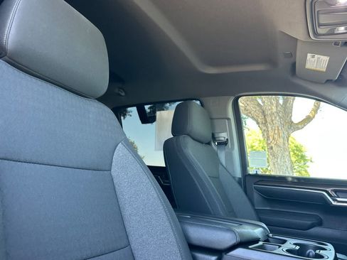 Used 2025 Chevrolet Silverado 1500 LT AWD/4WD image 19