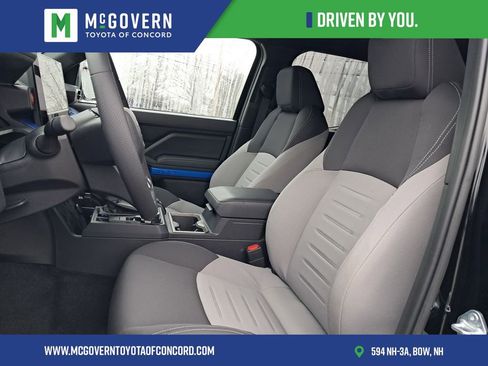 Used 2025 Toyota Tacoma TRD Sport image 16