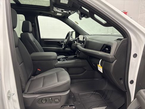 New 2026 Chevrolet Suburban Z71 w/ Comfort Package image 32