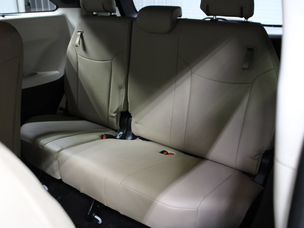 Used 2024 Toyota Sienna Limited AWD/4WD image 18