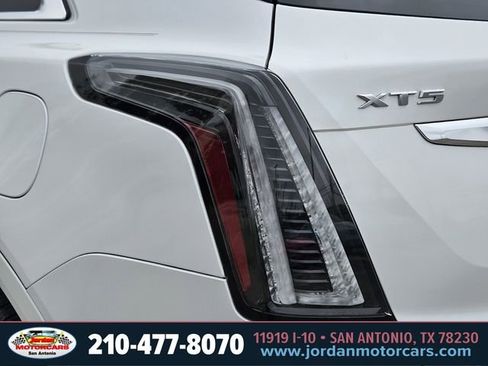 Used 2018 Cadillac XT5 Platinum image 9
