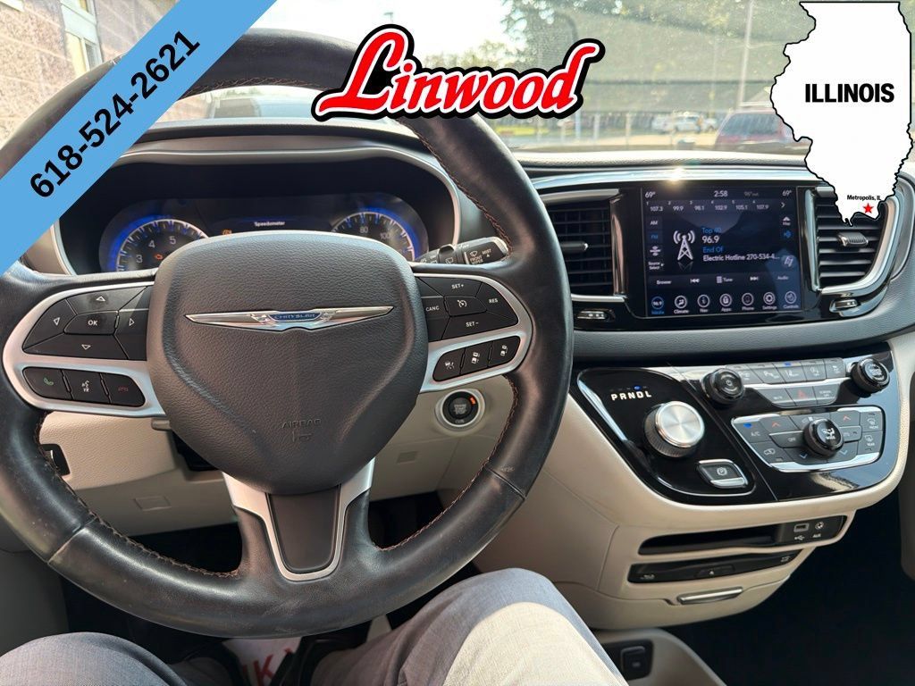 Used 2020 Chrysler Pacifica Touring-L Plus w/ Advanced Safetytec Group FWD image 19