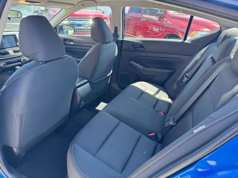 Used 2025 Nissan Altima 2.5 SV FWD image 16