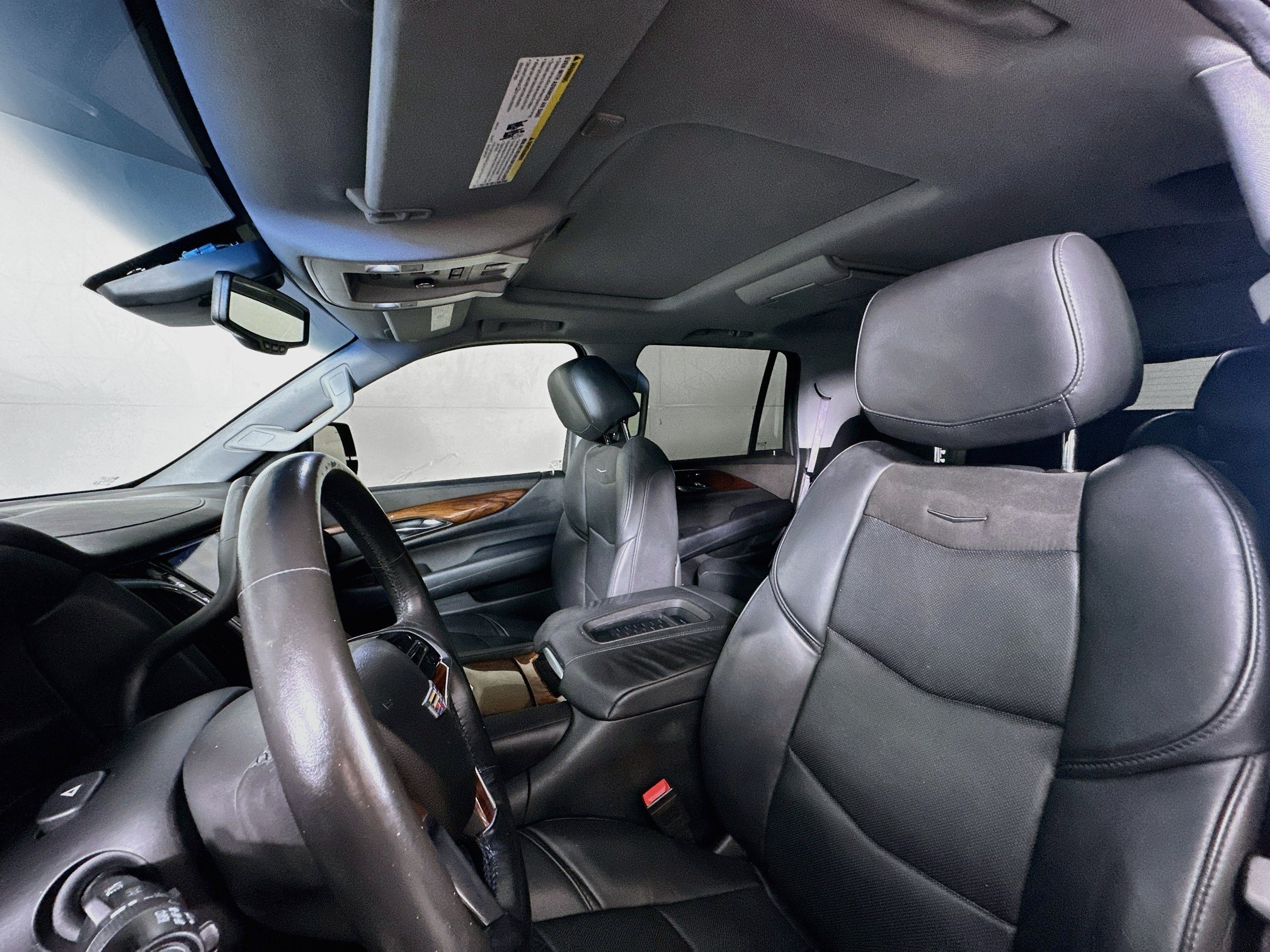 Used 2015 Cadillac Escalade Luxury AWD/4WD image 21