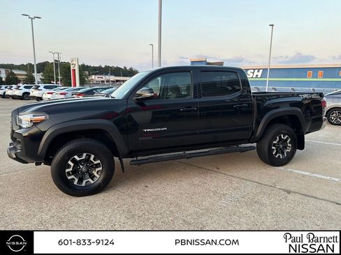 Used 2022 Toyota Tacoma TRD Off-Road image 14