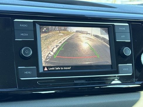 Used 2022 Volkswagen Taos S image 23