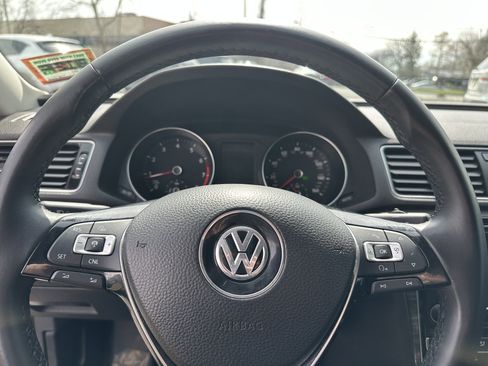 Used 2016 Volkswagen Passat 1.8T SEL Premium image 26