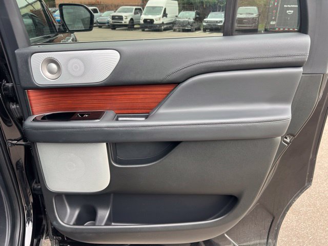 Used 2024 Lincoln Navigator L Reserve AWD/4WD image 13
