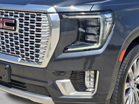 Used 2022 GMC Yukon Denali w/ Denali Premium Package AWD/4WD image 29