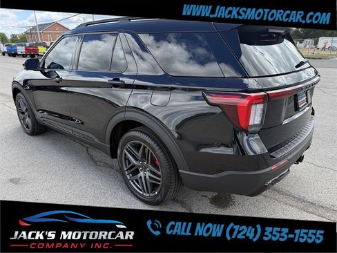 Used 2025 Ford Explorer ST-Line w/ Premium Package image 11