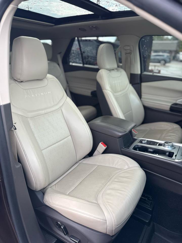 Used 2020 Ford Explorer Platinum w/ Premium Technology Package AWD/4WD image 12