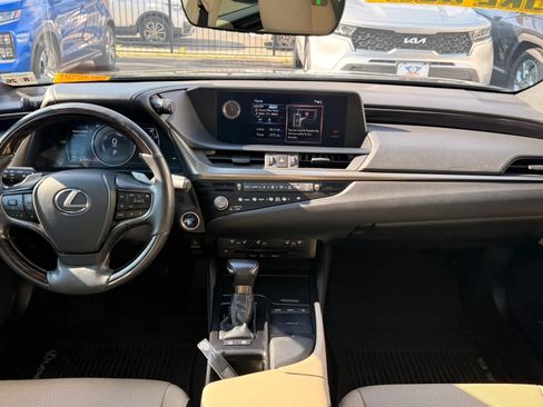 Used 2021 Lexus ES 300h w/ Premium Package FWD image 15