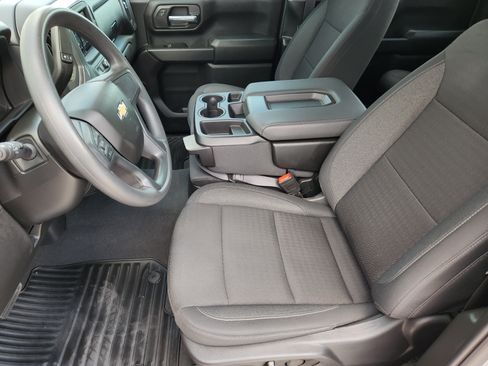 Used 2025 Chevrolet Silverado 2500 Custom w/ Custom Convenience Package AWD/4WD image 17