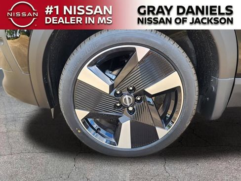 New 2025 Nissan Kicks SR image 19