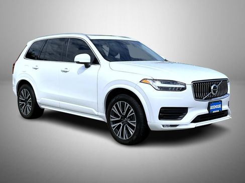 Used 2020 Volvo XC90 T5 Momentum w/ Protection Package Premier AWD/4WD image 3