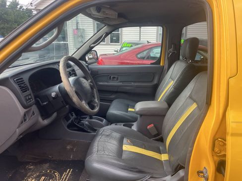 Used 2000 Nissan Xterra SE AWD/4WD image 3