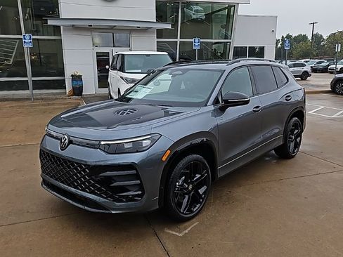 New 2026 Volkswagen Tiguan SE R-Line AWD/4WD image 1