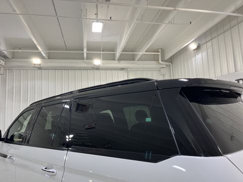 Used 2025 Lincoln Navigator Black Label image 8