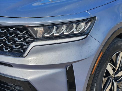 Used 2022 Kia Sorento S w/ Panoramic Sunroof Package FWD image 6