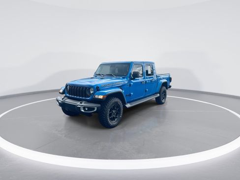 Used 2025 Jeep Gladiator Sport AWD/4WD image 5