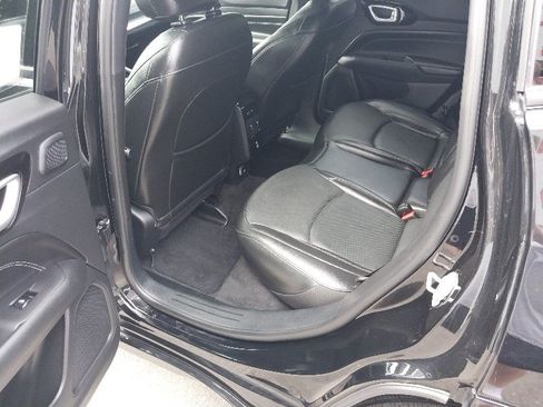 Used 2023 Jeep Compass High Altitude AWD/4WD image 19