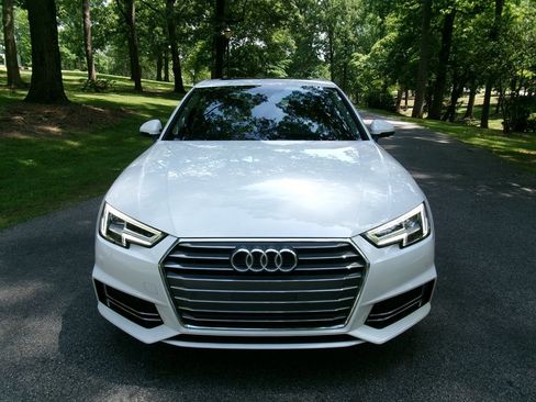 Used 2017 Audi A4 2.0T Premium Plus w/ Premium Plus Package FWD image 2