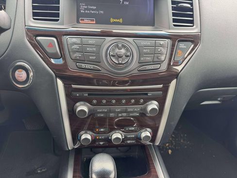 Used 2016 Nissan Pathfinder SL w/ SL Premium Package AWD/4WD image 32