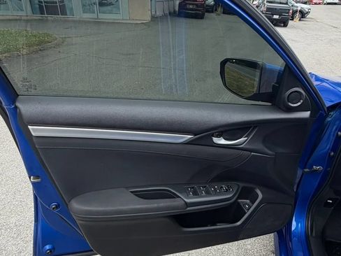 Used 2017 Honda Civic EX image 9