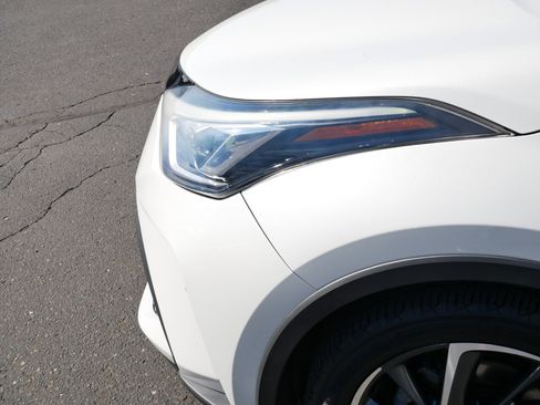 Used 2020 Toyota C-HR Limited image 16