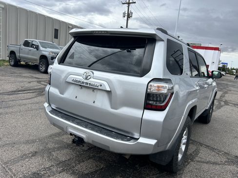 Used 2021 Toyota 4Runner SR5 AWD/4WD image 5