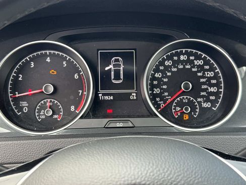 Used 2021 Volkswagen Golf TSI image 29