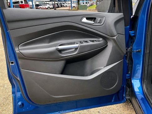 Used 2017 Ford Escape SE w/ SE Sport Appearance Package image 21