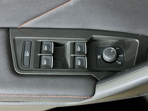 Used 2024 Volkswagen Tiguan Wolfsburg Edition image 15