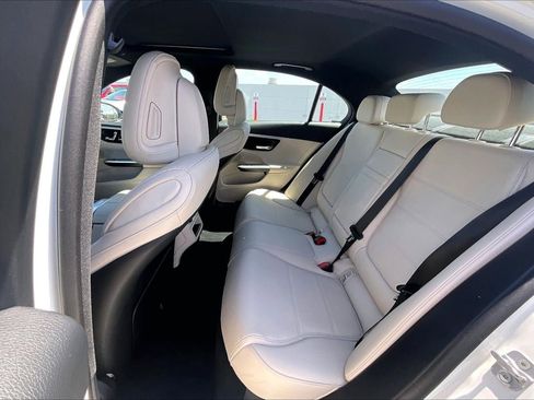Used 2025 Mercedes-Benz C 300 4MATIC Sedan image 22