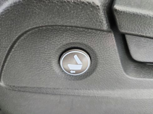 Used 2025 Honda Pilot TrailSport image 39
