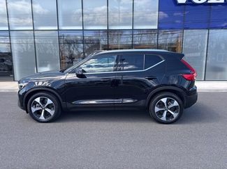 Used 2025 Volvo XC40 B5 Plus AWD/4WD video 2