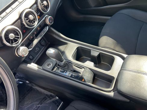 Used 2025 Nissan Sentra S image 36