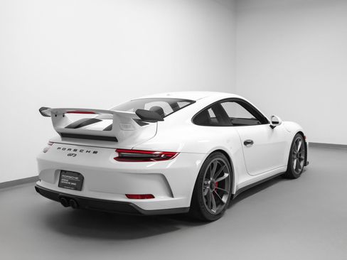 Certified 2018 Porsche 911 GT3 RWD image 12