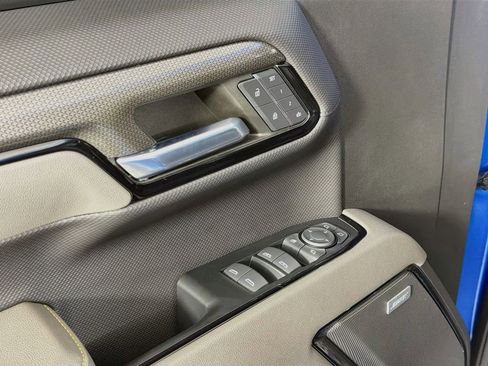Used 2022 Chevrolet Silverado 1500 ZR2 w/ Technology Package AWD/4WD image 17