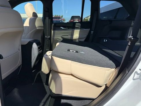 New 2025 Jeep Grand Cherokee Limited image 40