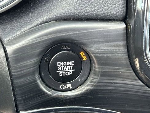 Used 2022 Jeep Grand Cherokee Limited image 18