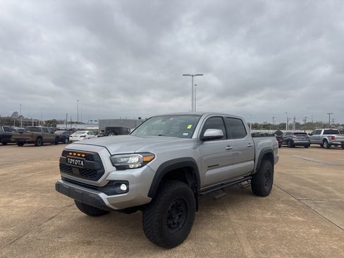 Used 2020 Toyota Tacoma TRD Off-Road image 7