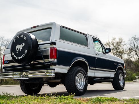 Used 1993 Ford Bronco XLT AWD/4WD image 19